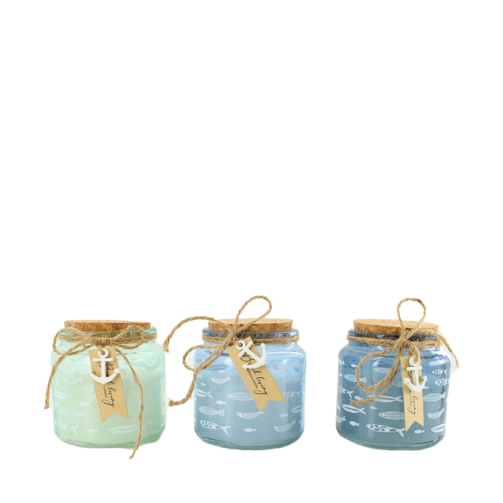 Geurkaarsen in glazen potjes met katoenen band en label, lichtgroen en blauw