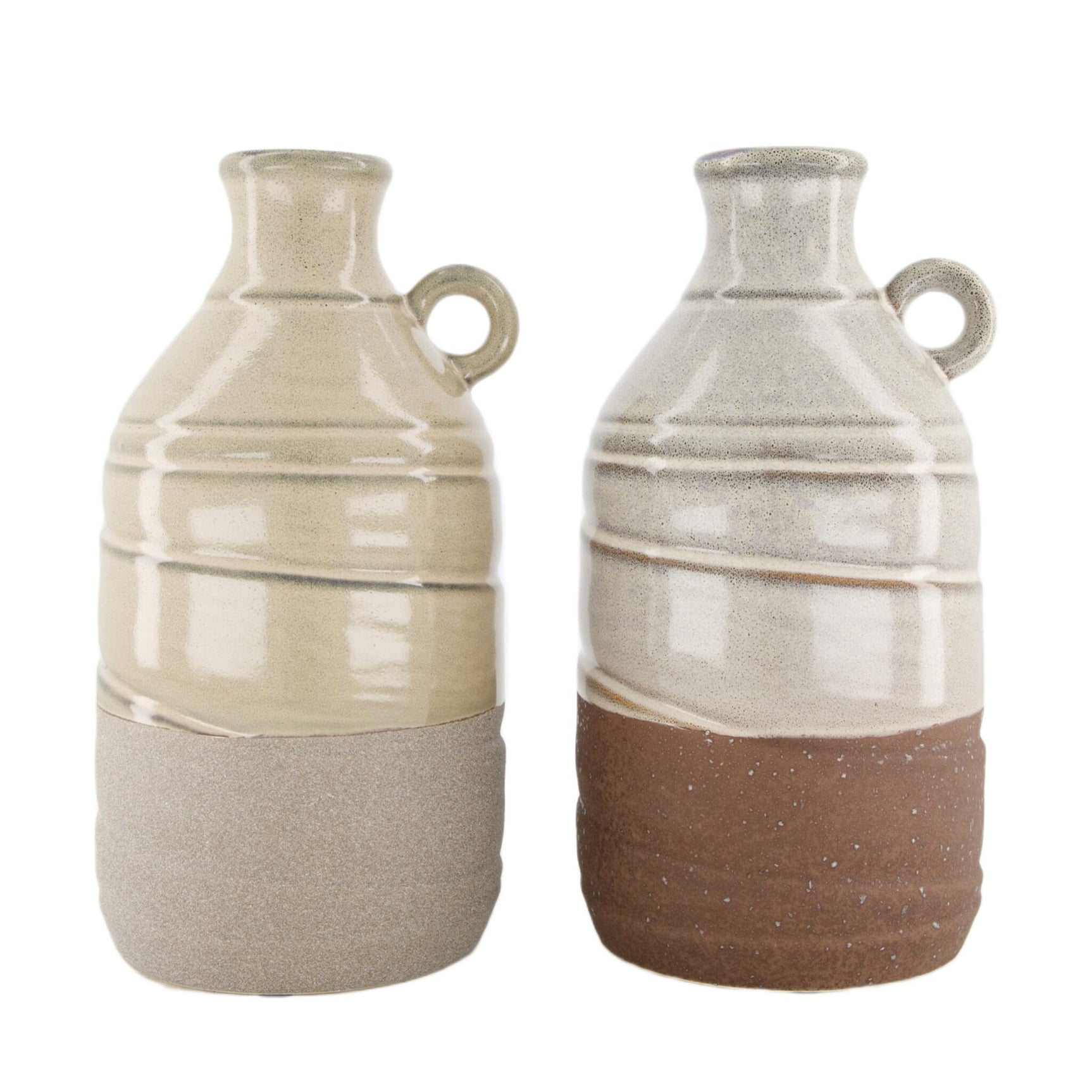 Keramieken flessen, set van 2: beige met grijze en bruine onderkant.
