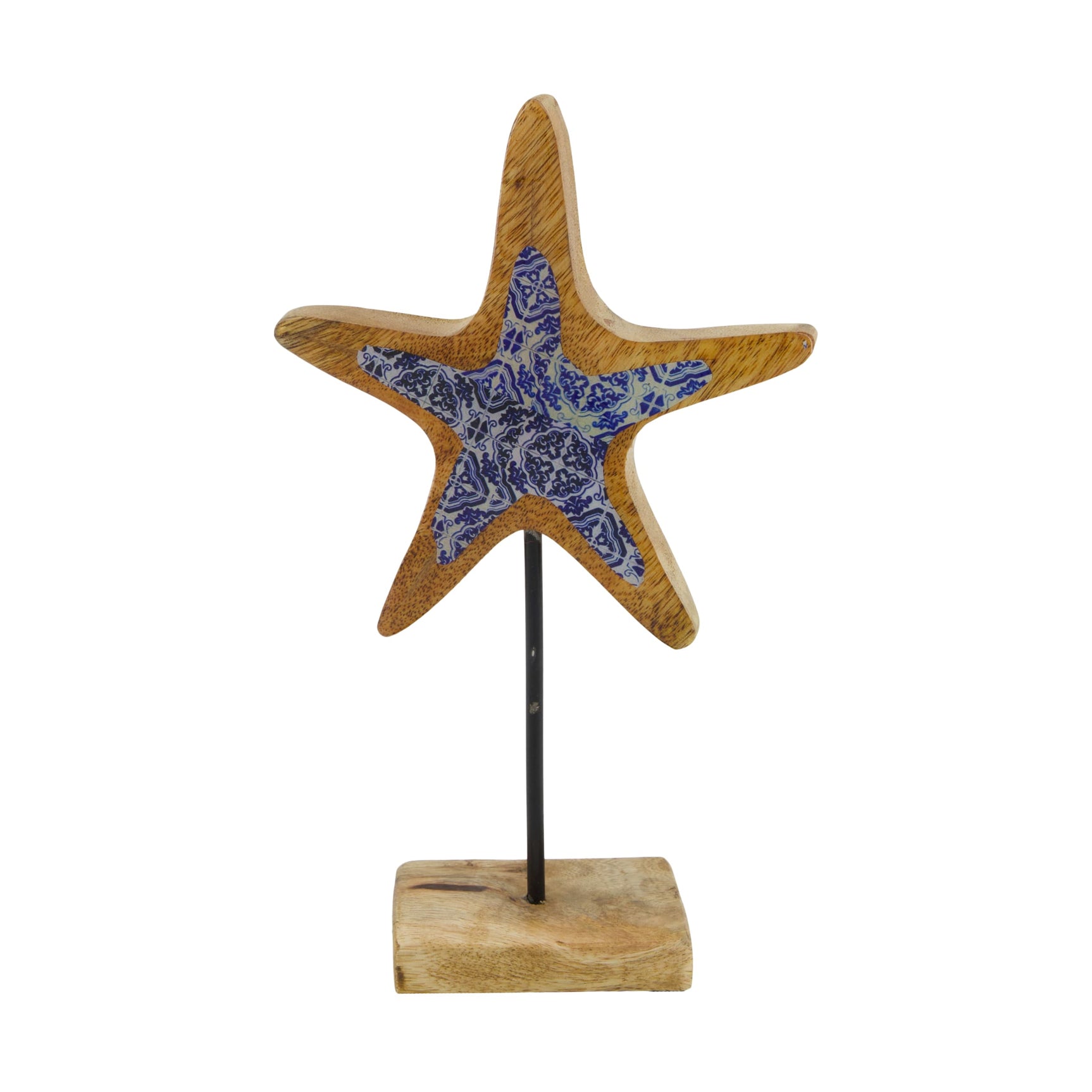 Zeeester beeld van mangohout met blauw patroon op houten voet.