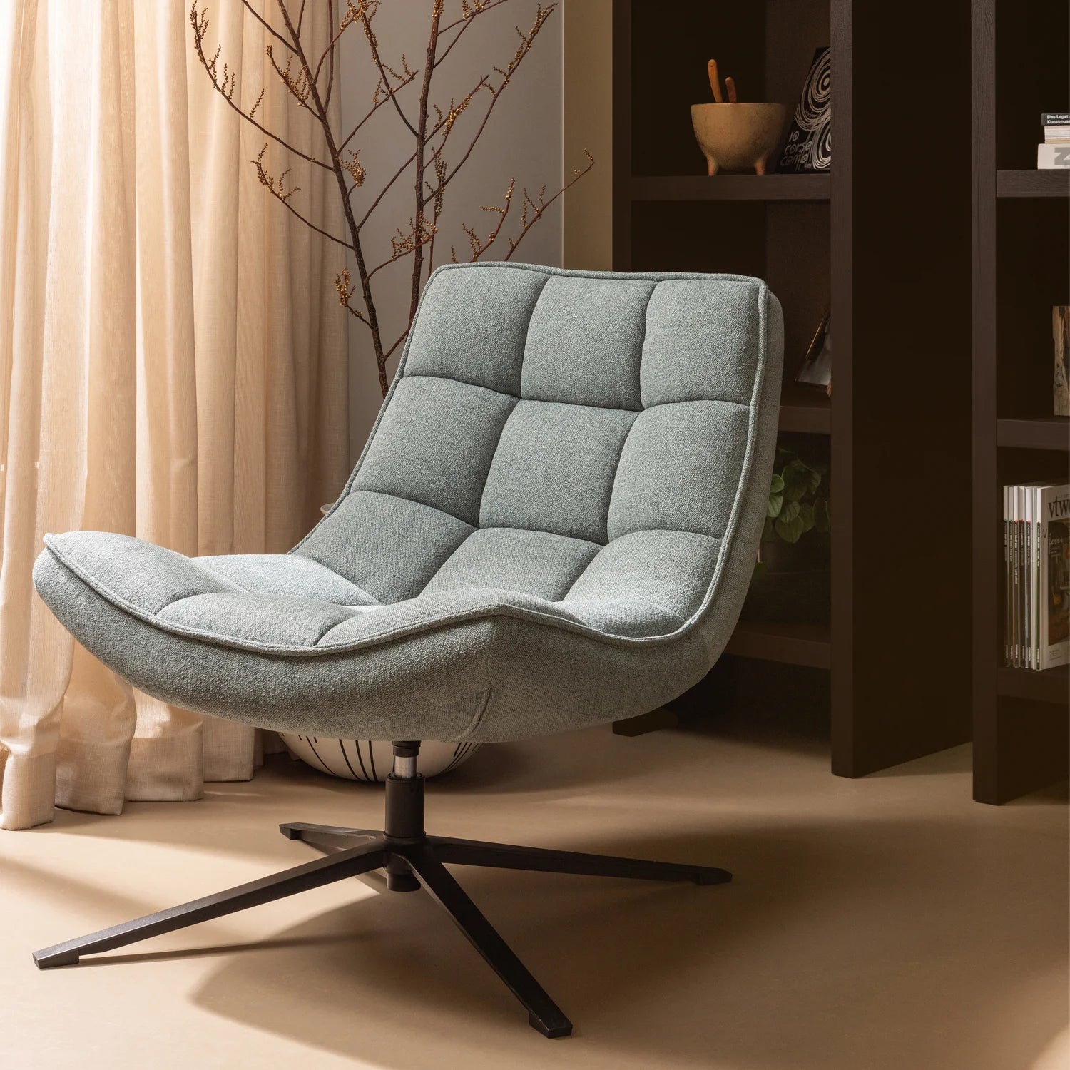 WOOOD - Maudi draaifauteuil blauw