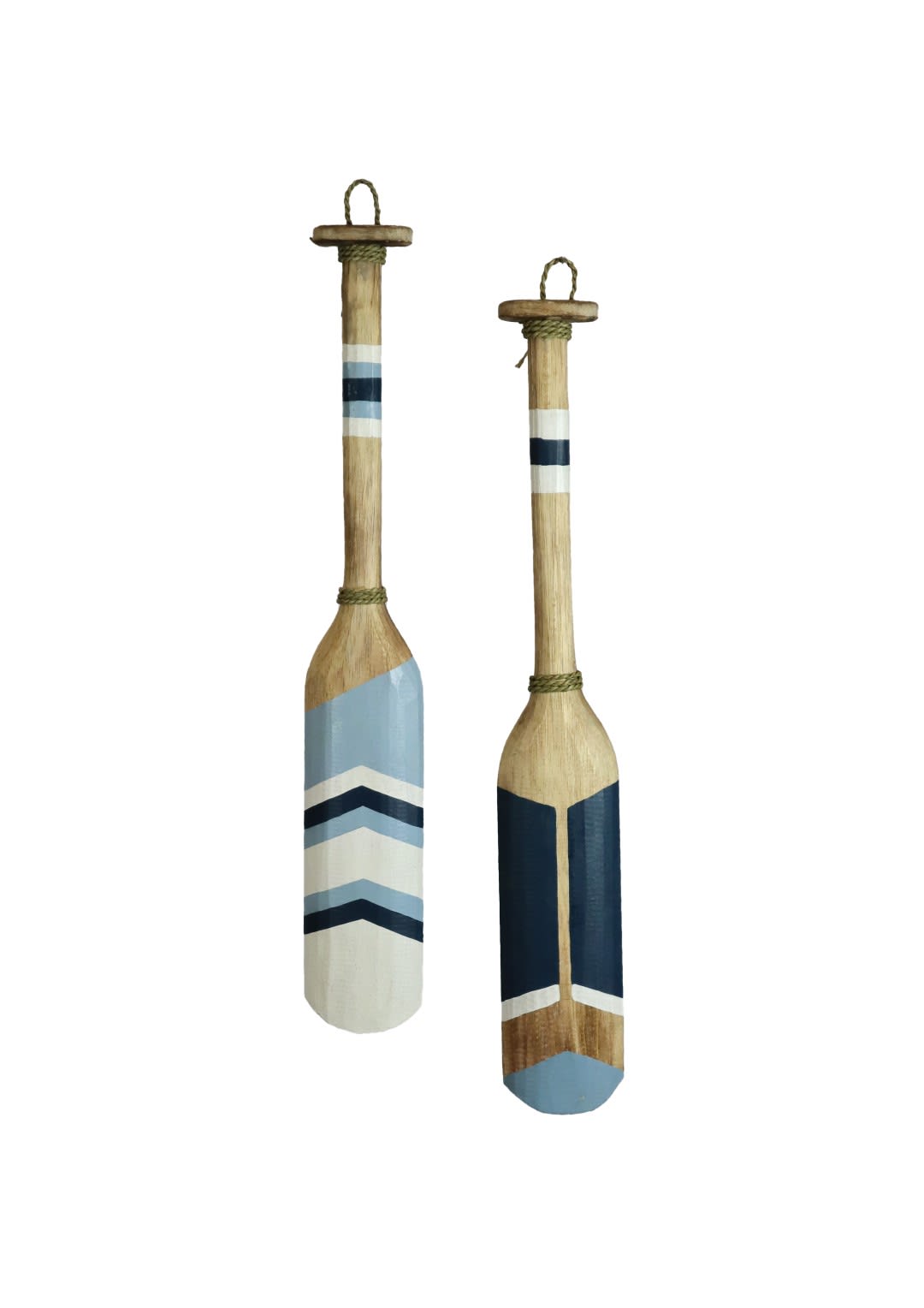 Houten peddels met ronde bladen, blauw-witte strepen en ophangoogjes