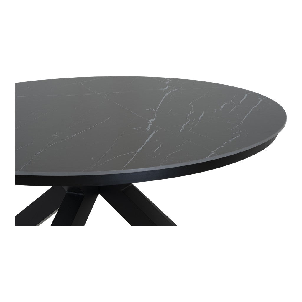 Close-up van rond grijs tafelblad met marmerlook en zwart onderstel