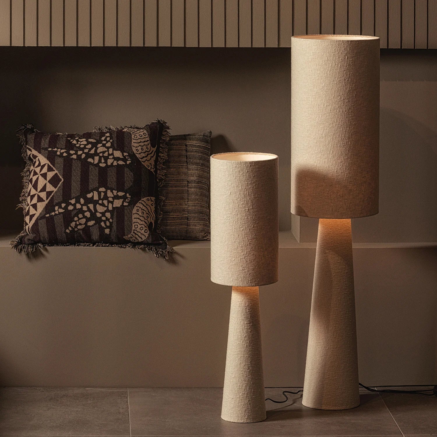 WOOOD - Loft tafellamp metaal/boucle naturel 90xØ22CM