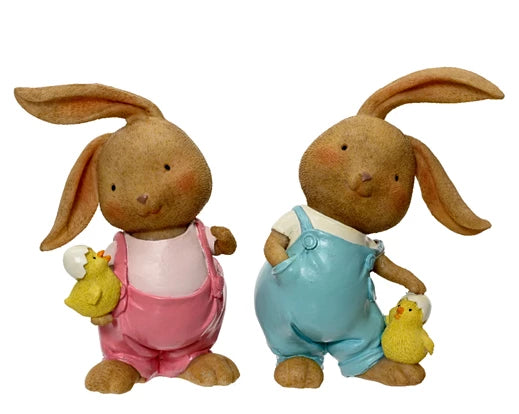 Konijn polyresin beeldjes: twee konijntjes in pastel kleding, roze en blauw.