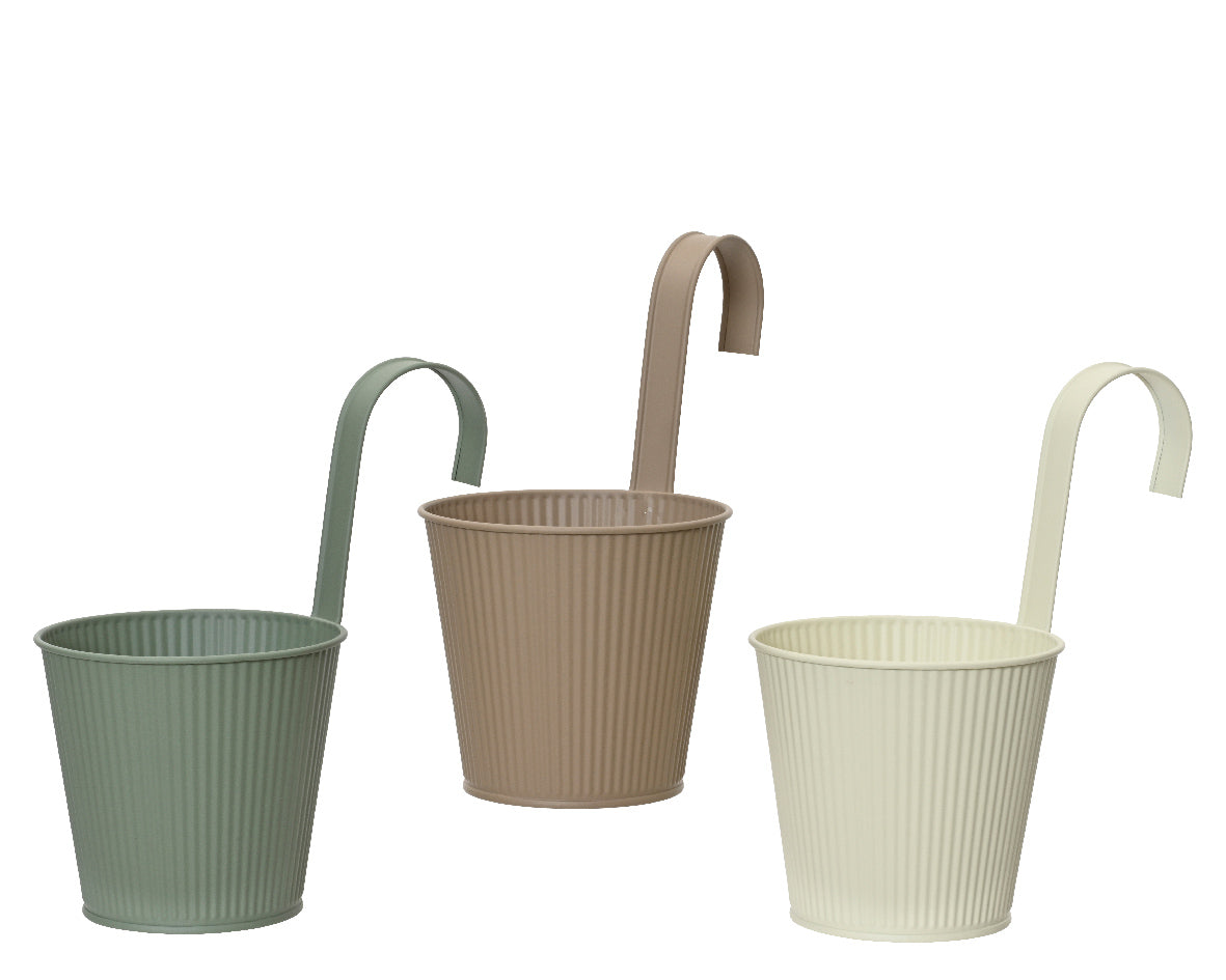 Assortiment zinken plantenbakken met handvat, drie kleuren groen, zand en wit