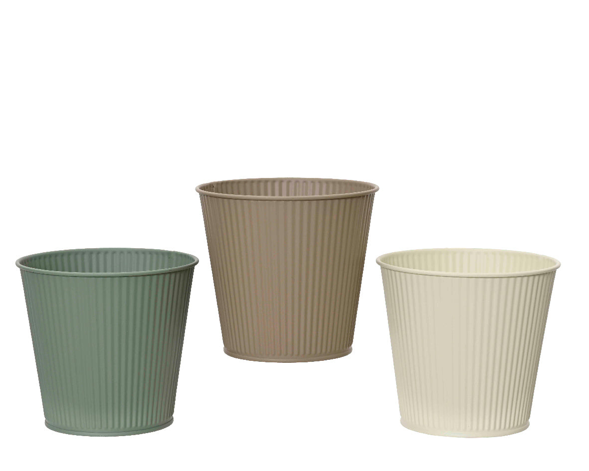 Assorti zinken plantenbakken met ribbelstructuur, in groen, beige en wit