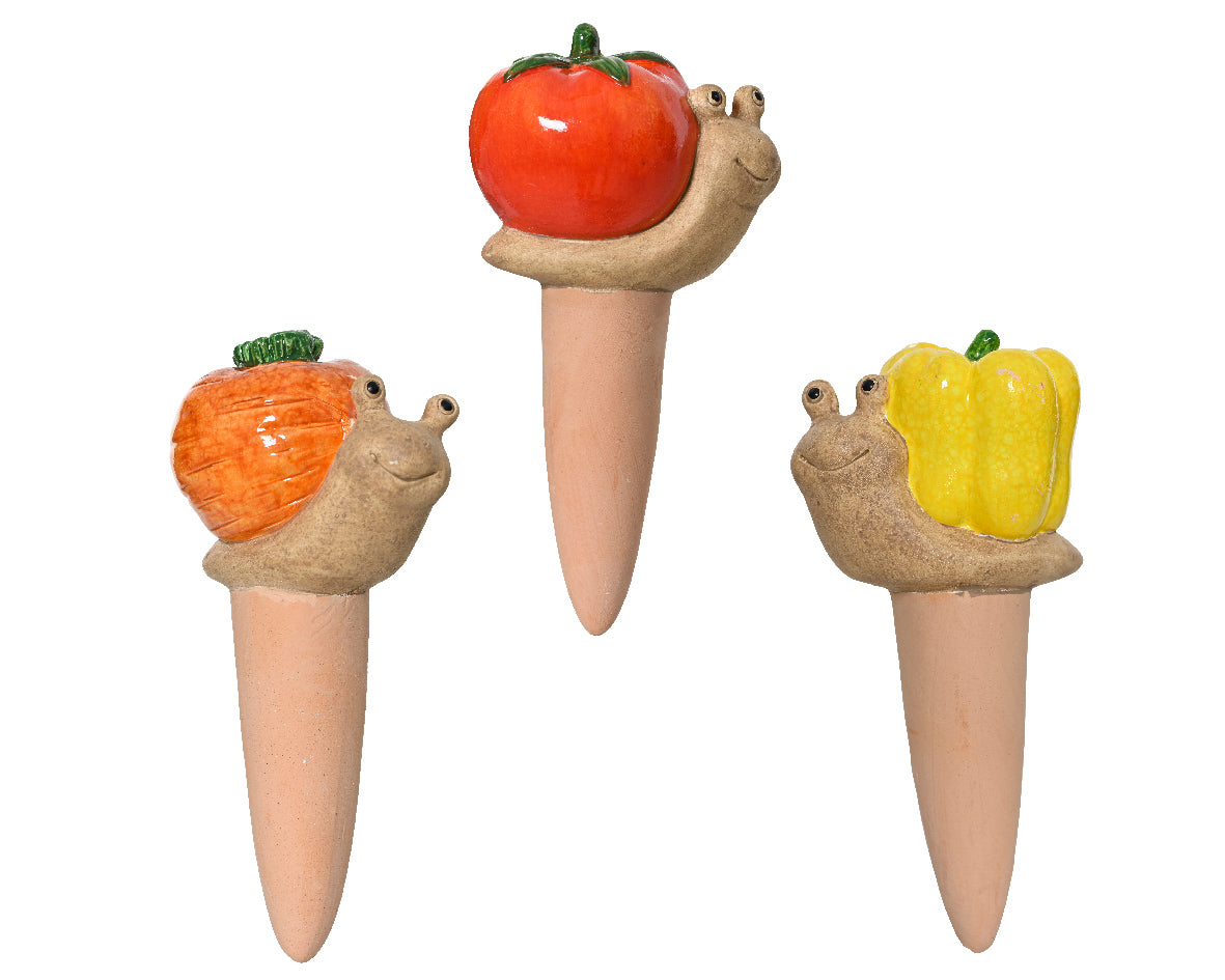 Terracotta steker set met drie tuinstekers: rood, oranje en geel fruit.