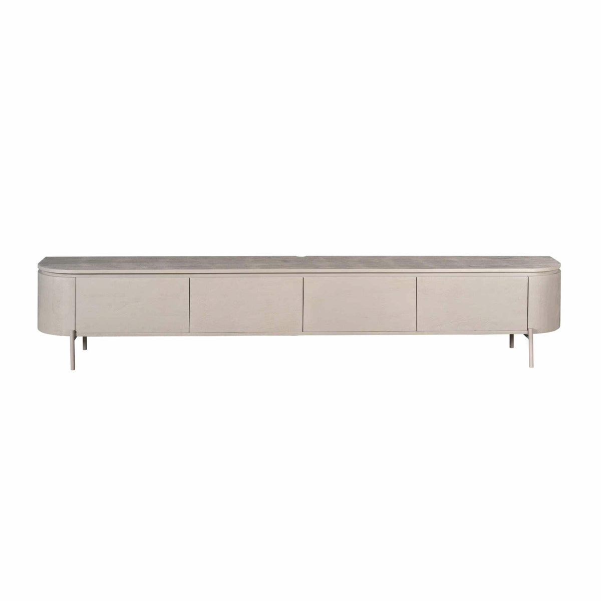 Taupe tv-meubel met vier frontpanelen en lage pootjes.