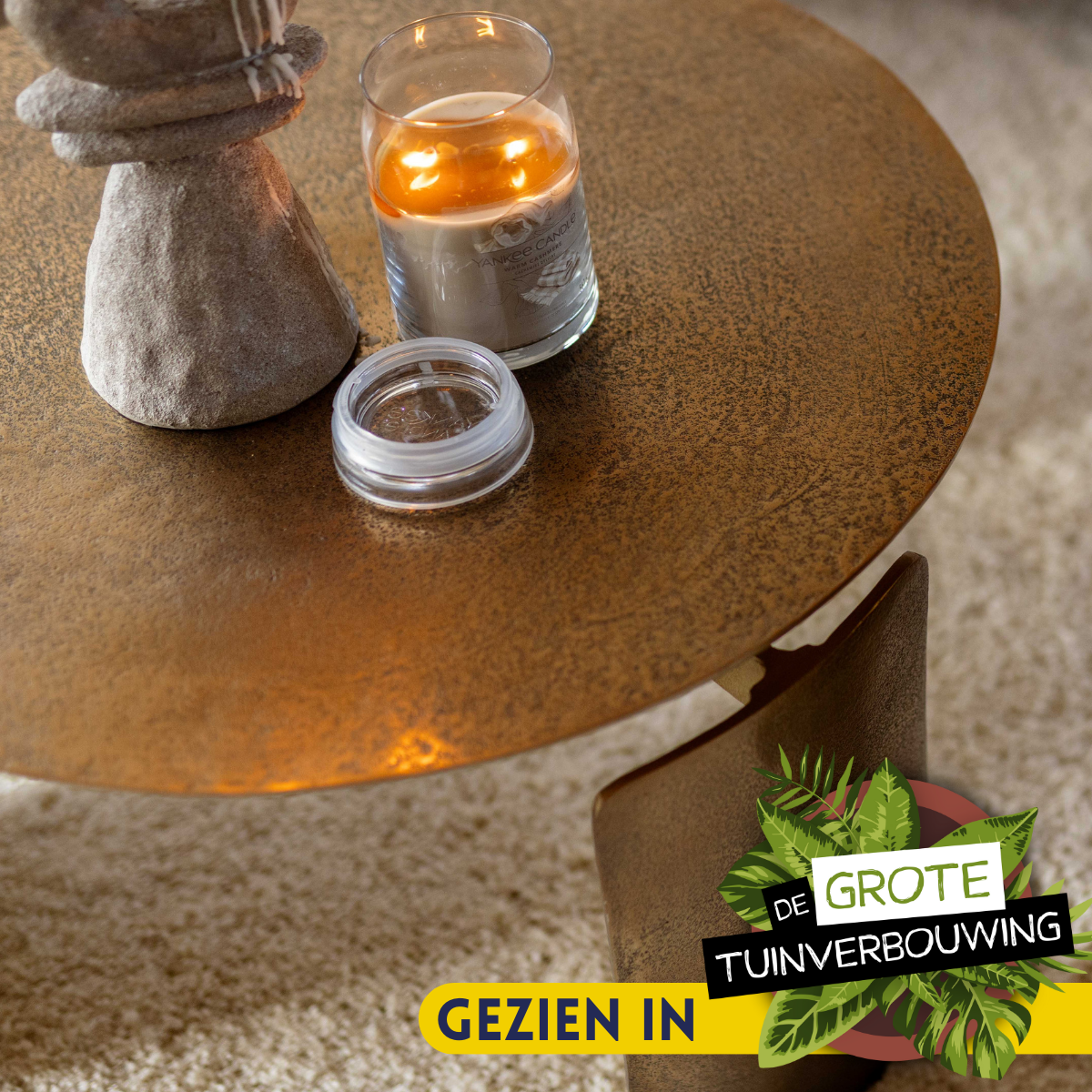 Ronde salontafel met roestbruin rond blad en gladde stalen rand
