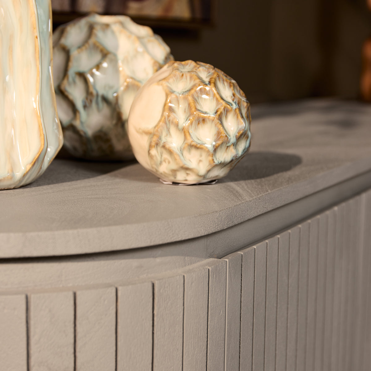 Taupe dressoir bovenblad met ribbelstructuur aan de zijkant