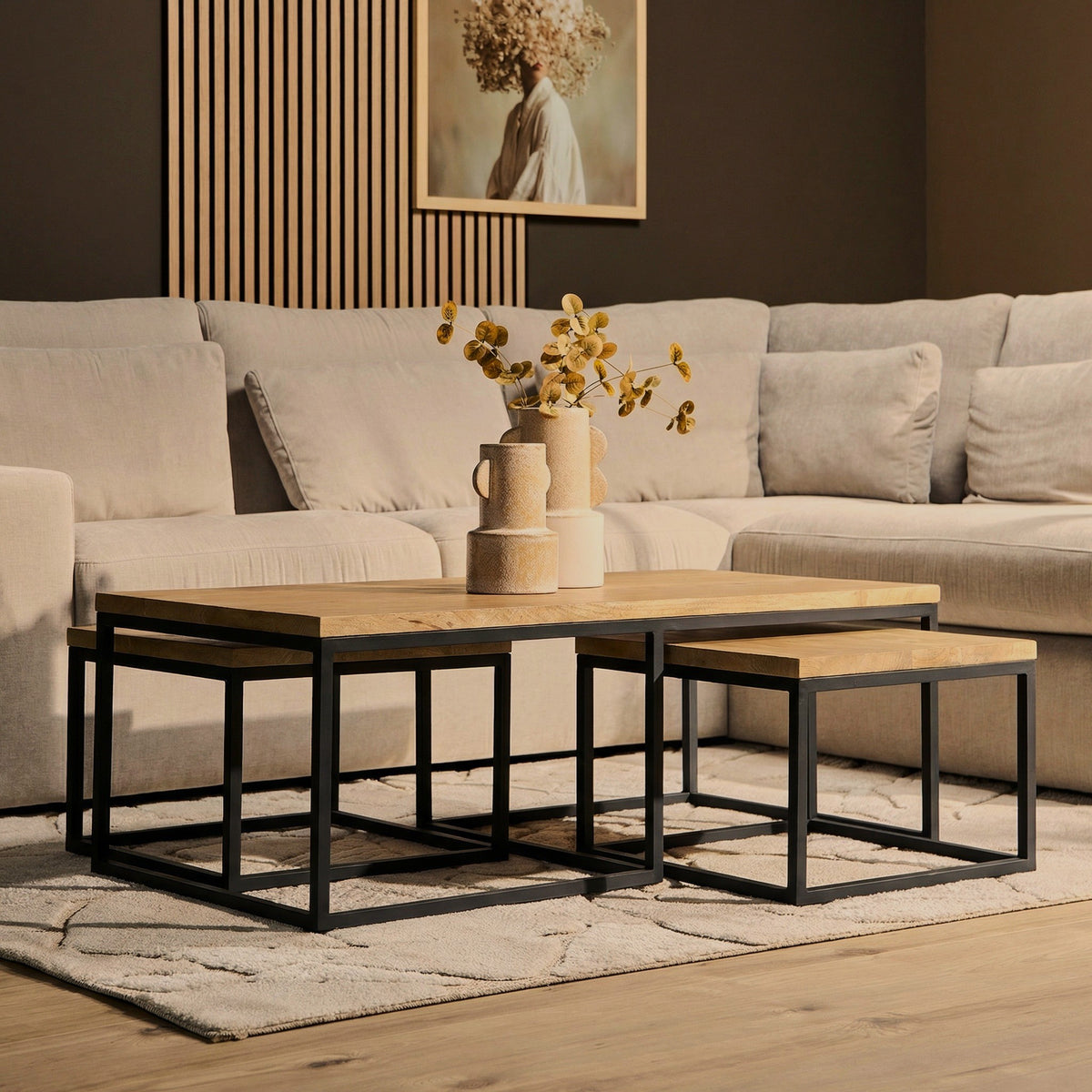 Salontafelset met houten blad en zwart metalen frame, drie tafels geschikt voor salontafelhoek
