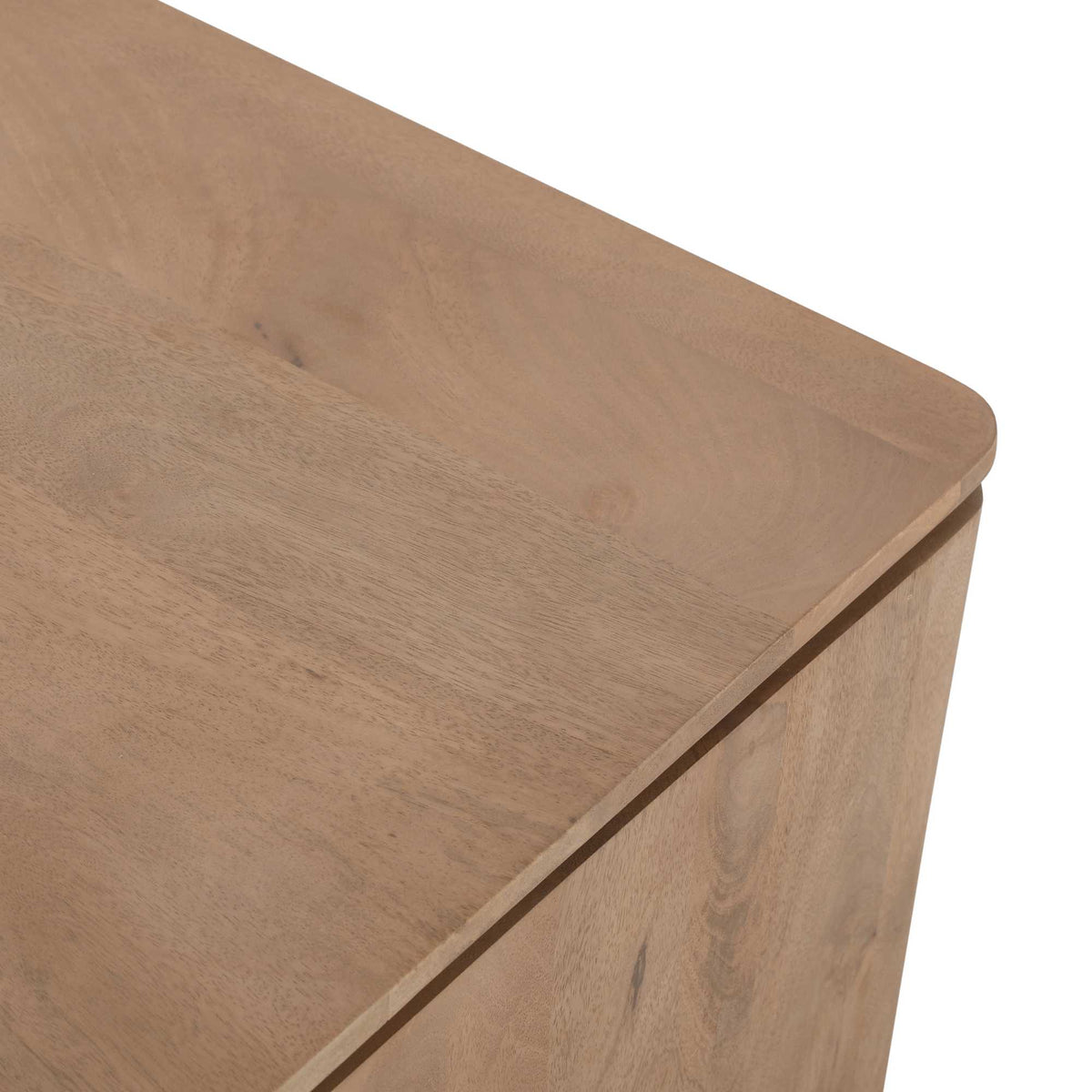 Close-up van mangohouten blad en rand, naturel kleur met houtnerf, vierkante salontafel