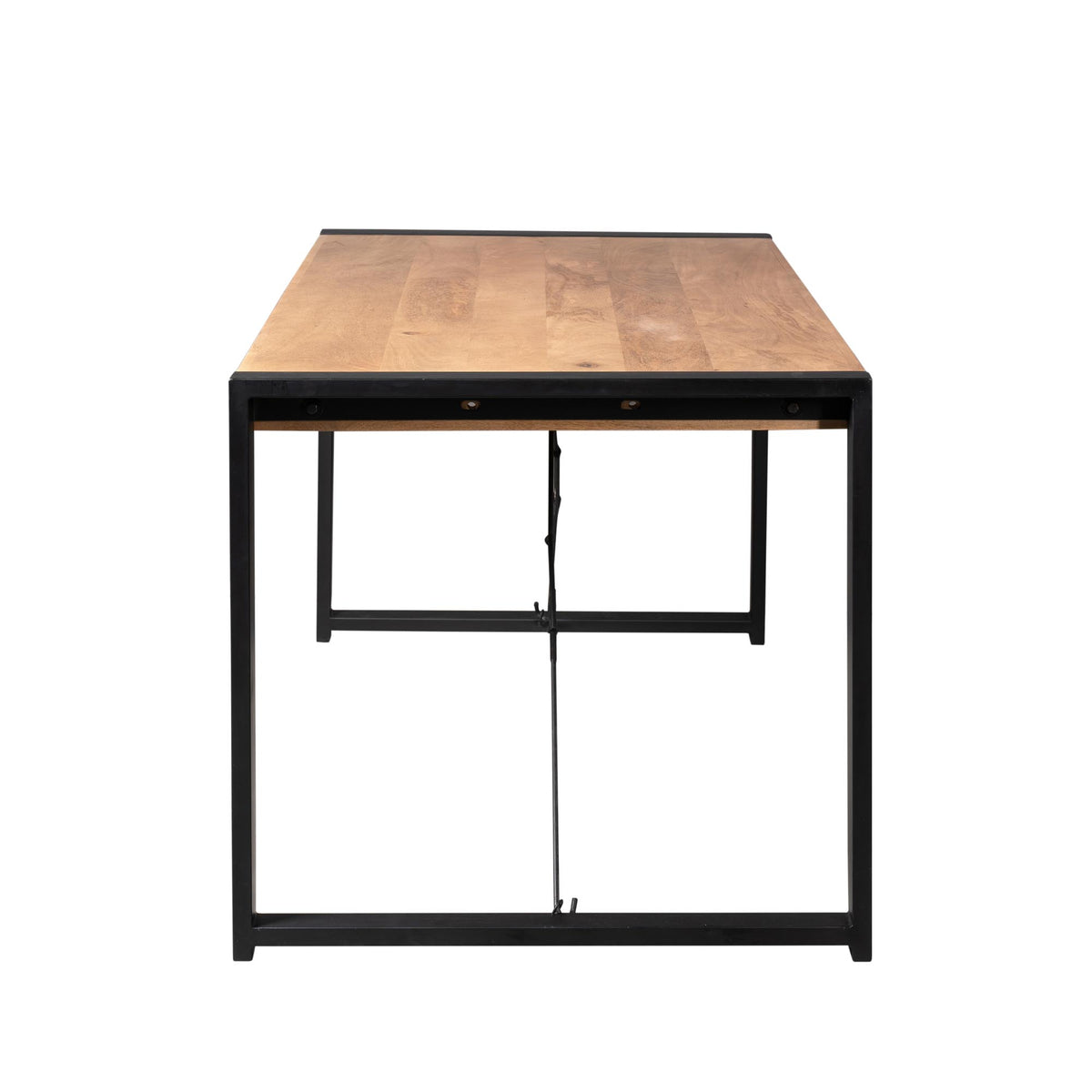 Eettafel met licht houten blad en zwart metalen frame met centrale steunbalk.