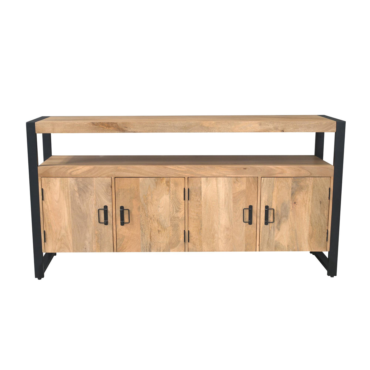 Dressoir met houten blad, zwart onderstel en metalen handgrepen op vier deurtjes.