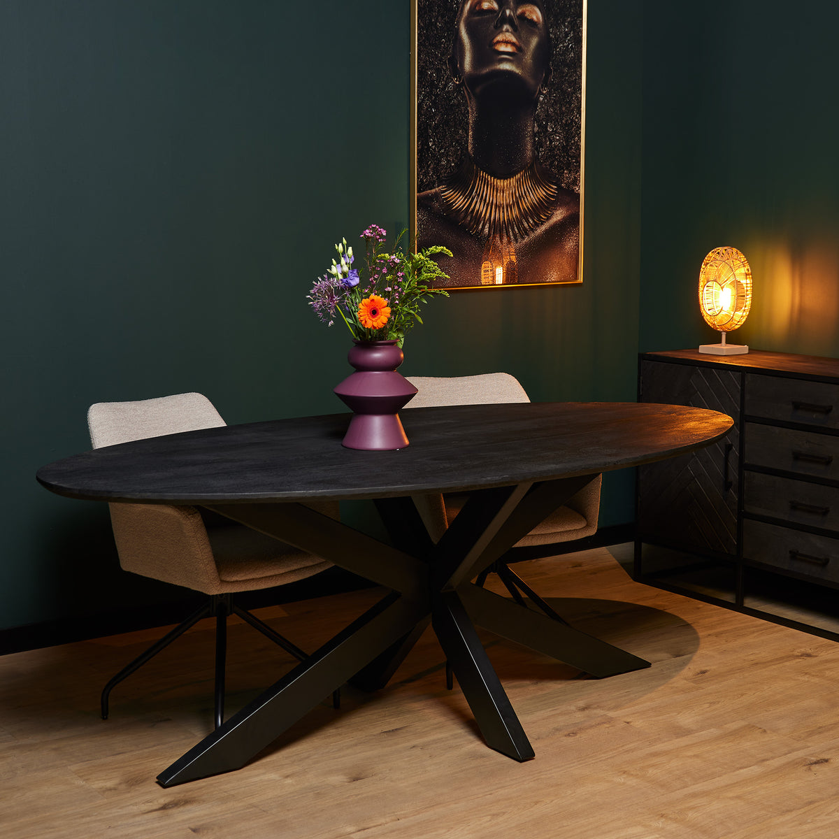 Ovale eettafel met donker houten blad en kruispoot in zwart, 240 cm