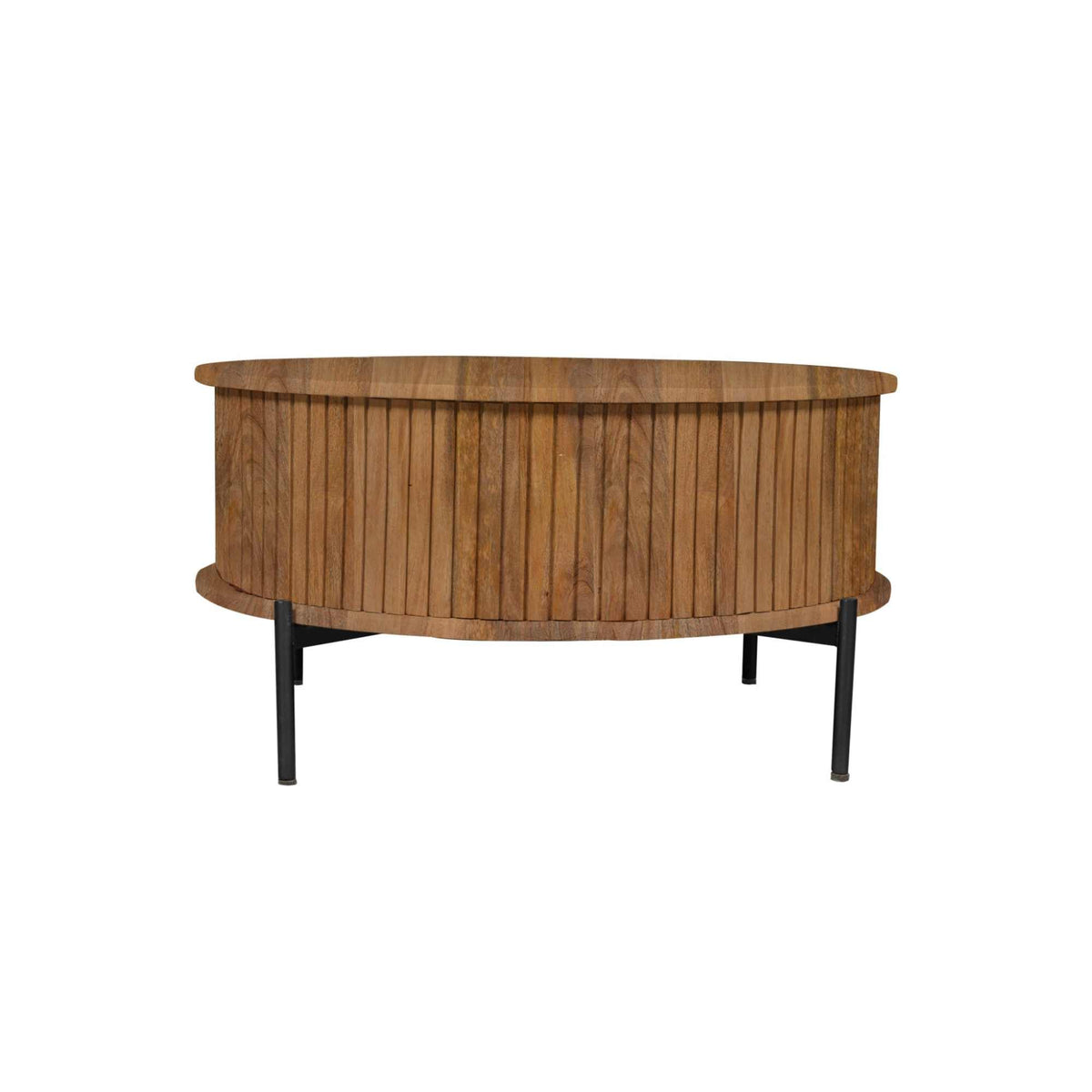 Ronde houten salontafel met lattenfront, rond blad en zwart metalen poten.