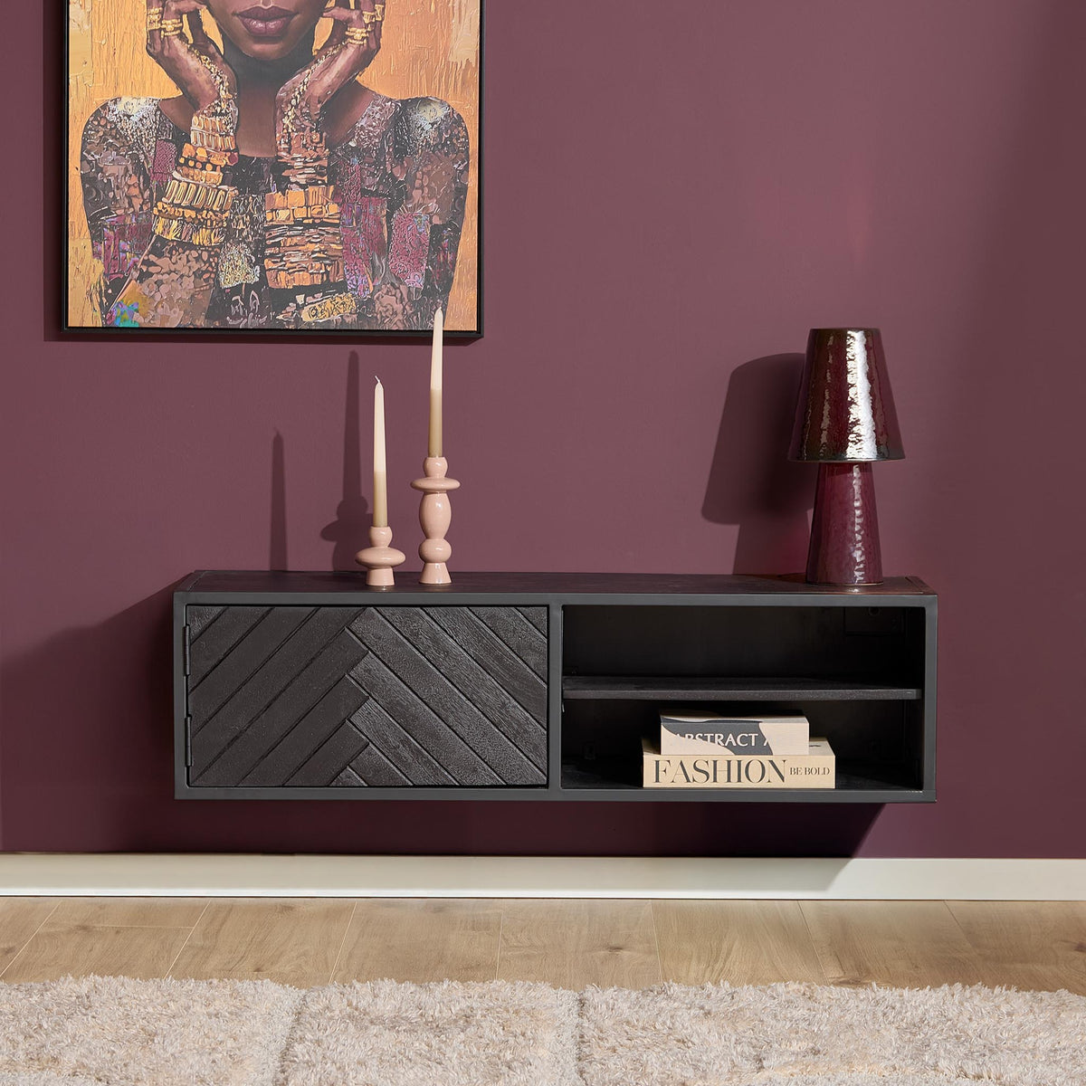 Zwevend tv-meubel 120 cm met decoratieve paneeldeur links en open vak rechts