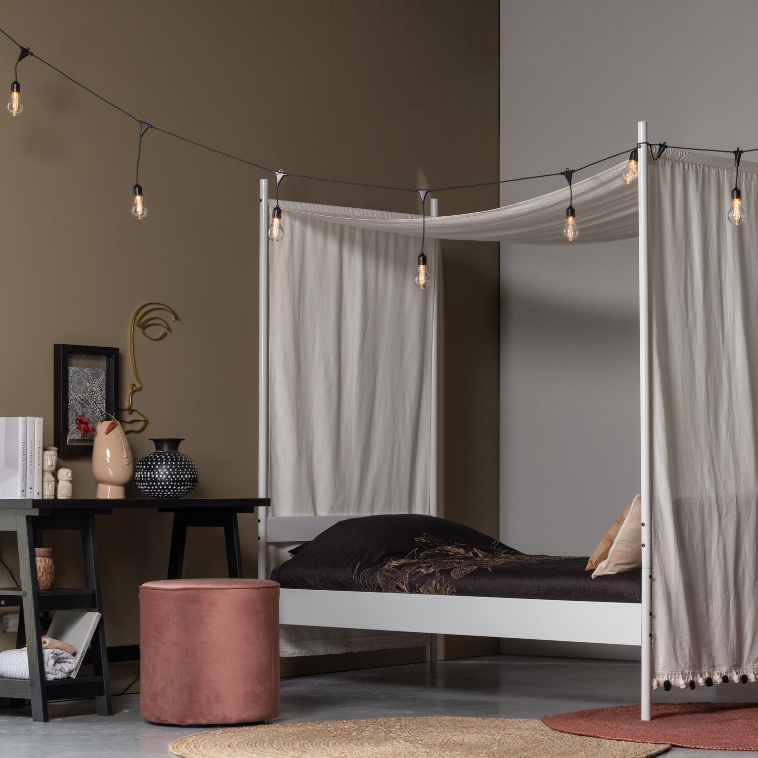 SARA POEF HOOG VELVET OUD ROZE 46xO46