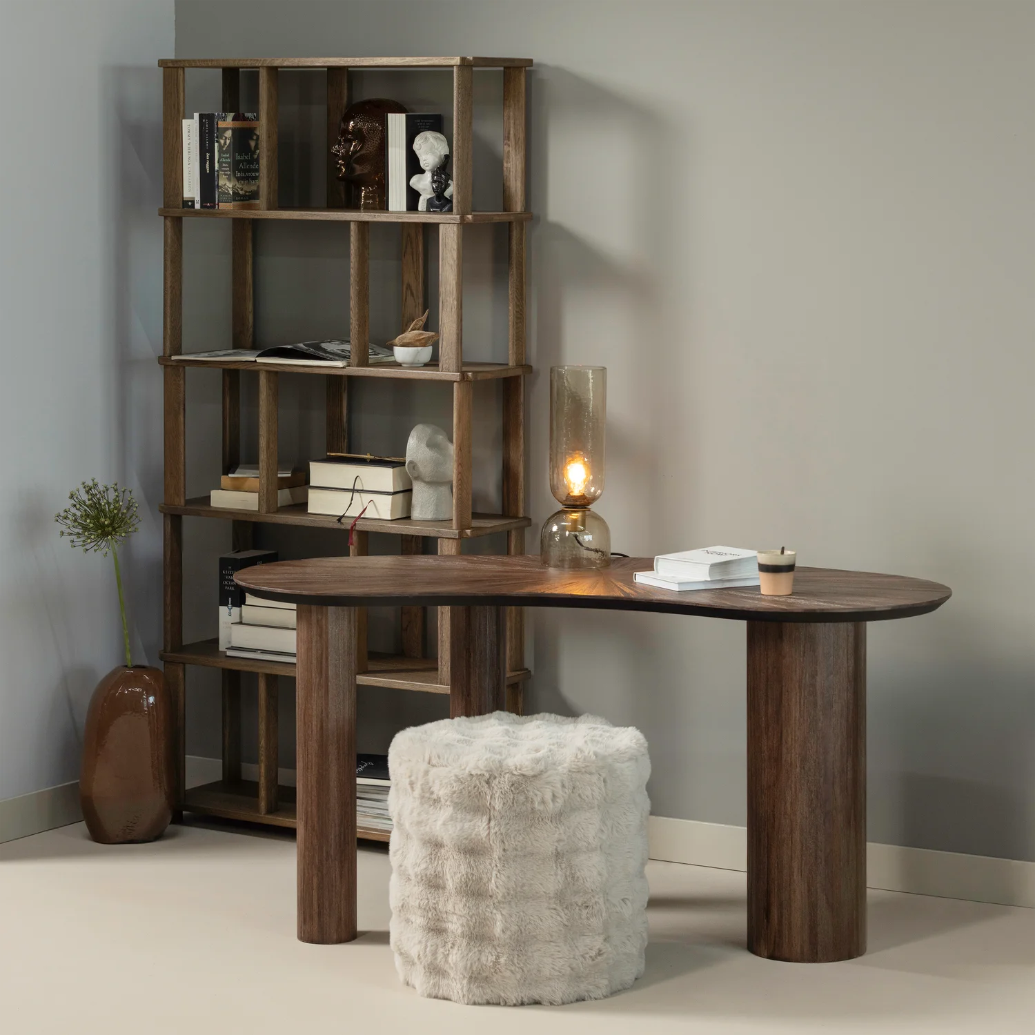 WOOOD - Olven poef hoog fluffy stof naturel