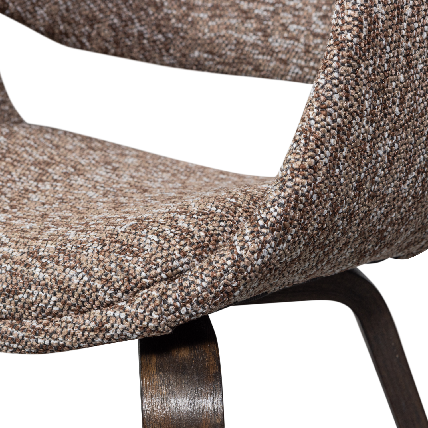 YOSSI EETKAMERSTOEL BRUIN MET HOUTEN POOT DONKERBRUIN