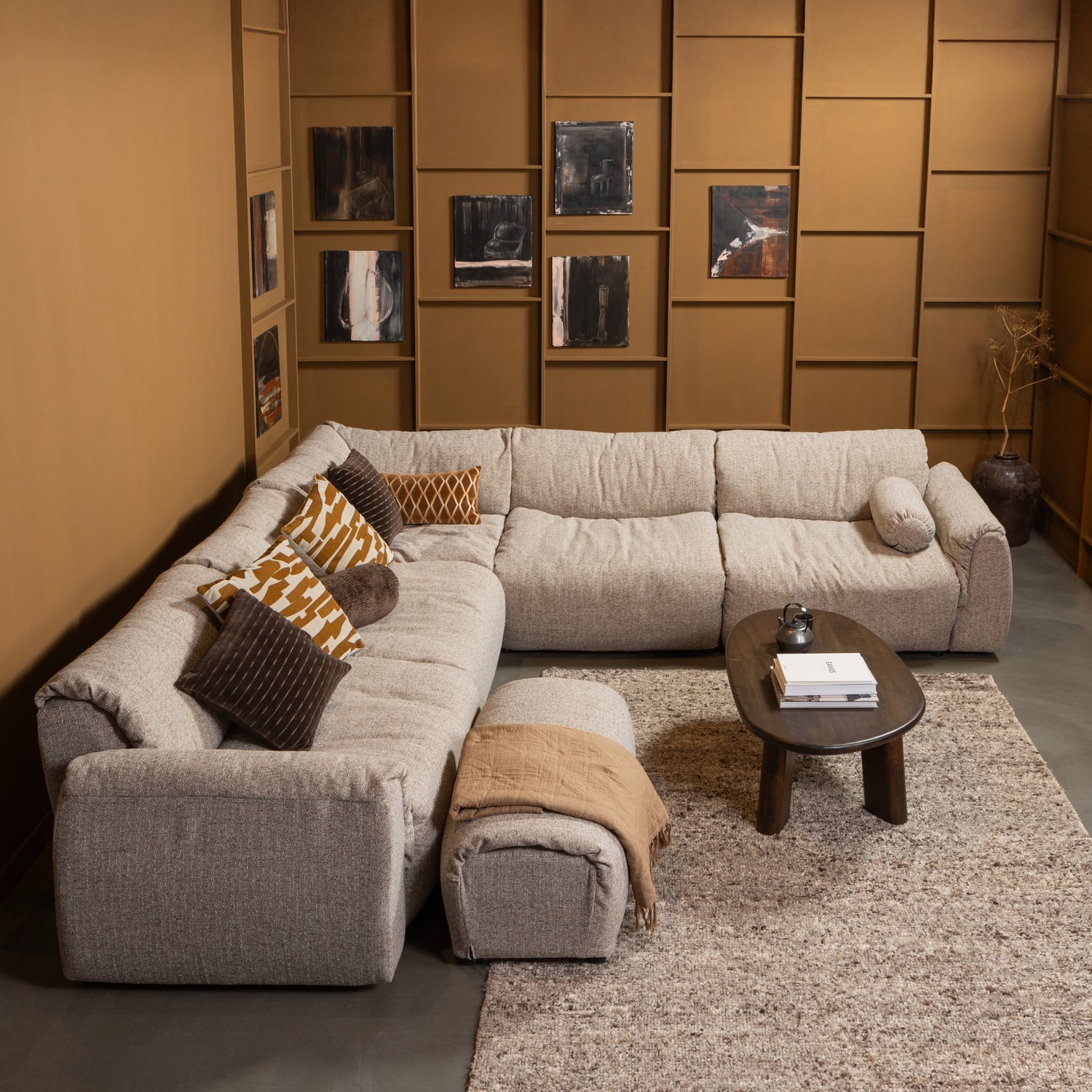 ROUNDLY SALONTAFEL MANGOHOUT DONKERBRUIN