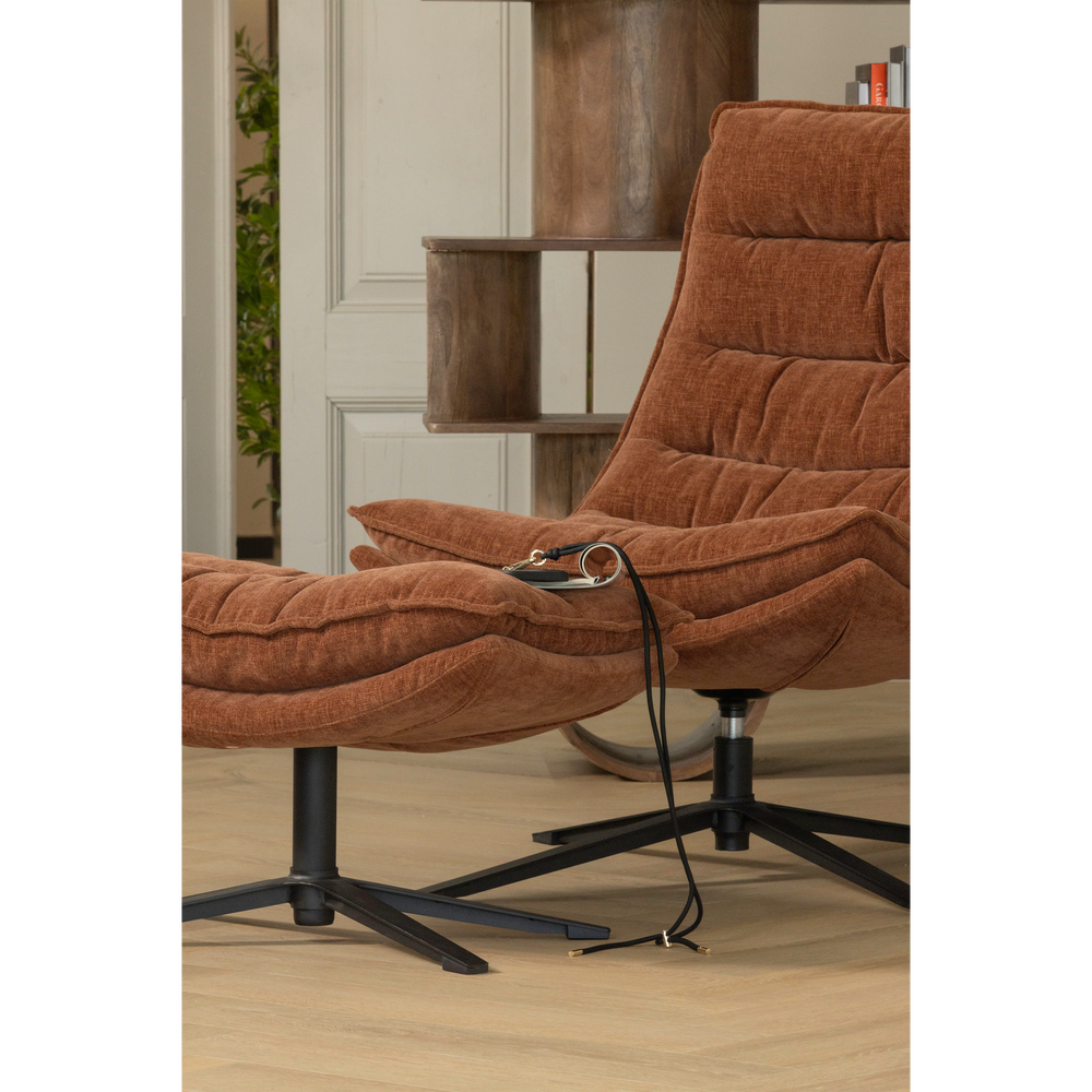 KUBE DRAAIFAUTEUIL MET HOCKER BRUIN