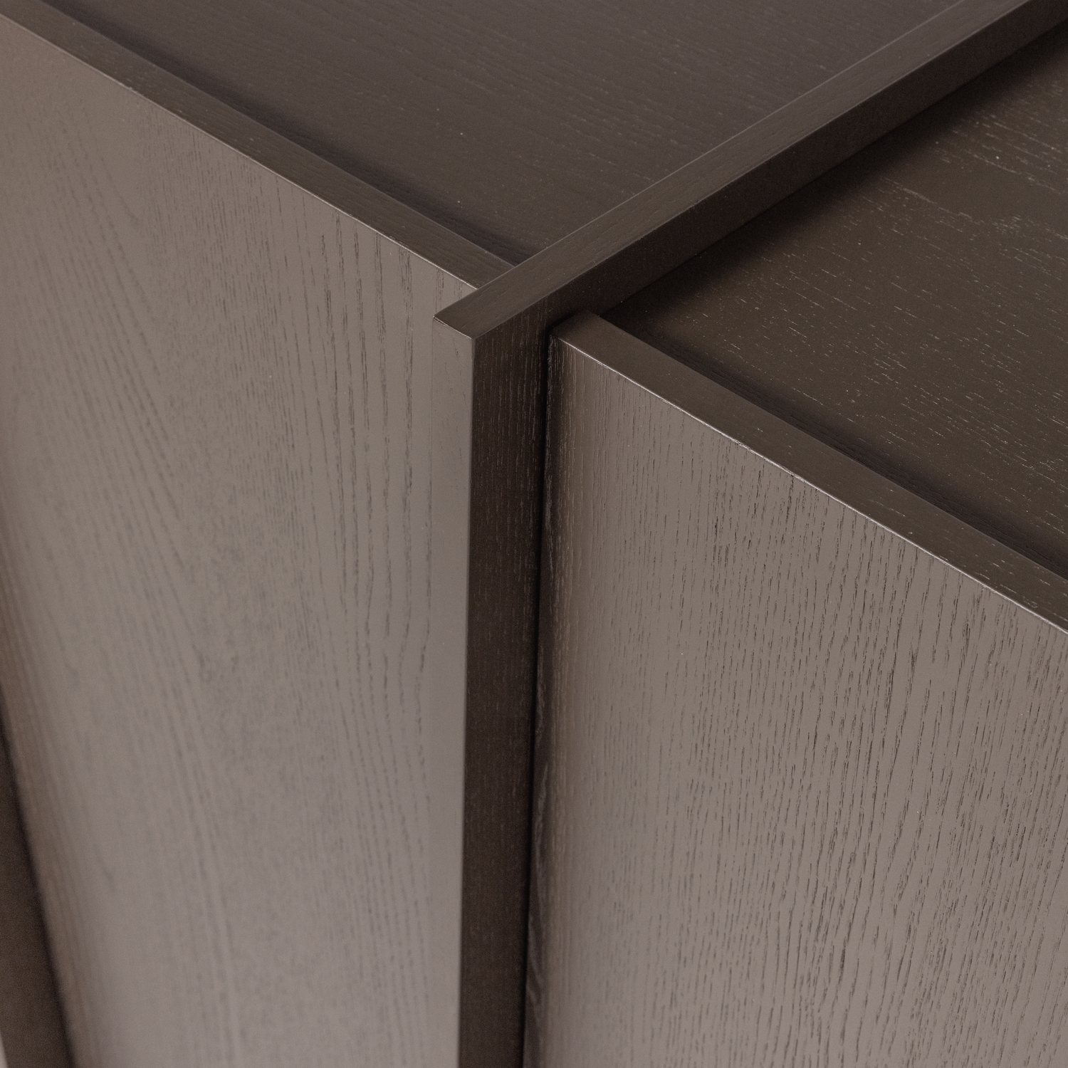 BROCK 2-DEURS KAST ESSEN FINEER MIDDENBRUIN [fsc]