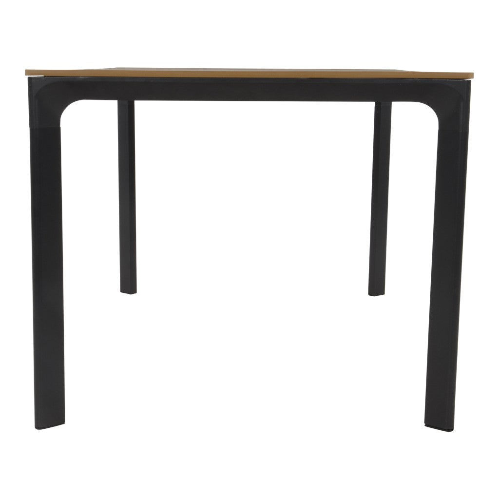 Eettafel met houtlook blad en zwarte poten met gebogen uitsparing