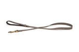 Grijze looplijn met leren band en messing sluiting, lengte 130 cm