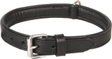 Gevoerde zwarte halsband met metalen gesp en D-ring, riem met gaatjes