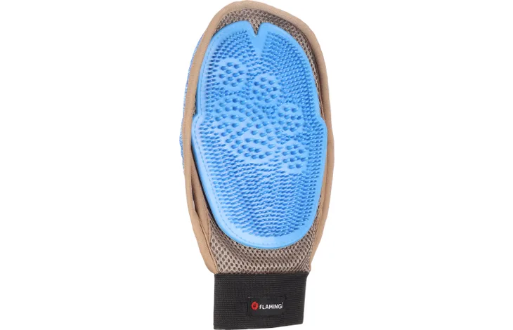 Massagehandschoen met blauwe massagemat en zwarte manchet