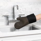 Siliconen ovenwant op hand, anti-slip noppen en zwarte manchet voor keuken