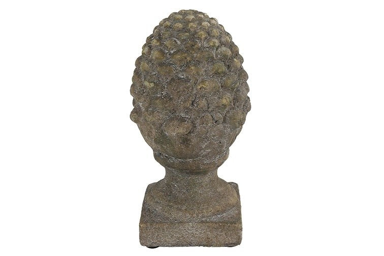 Grijs dennenappelornament op voetstuk