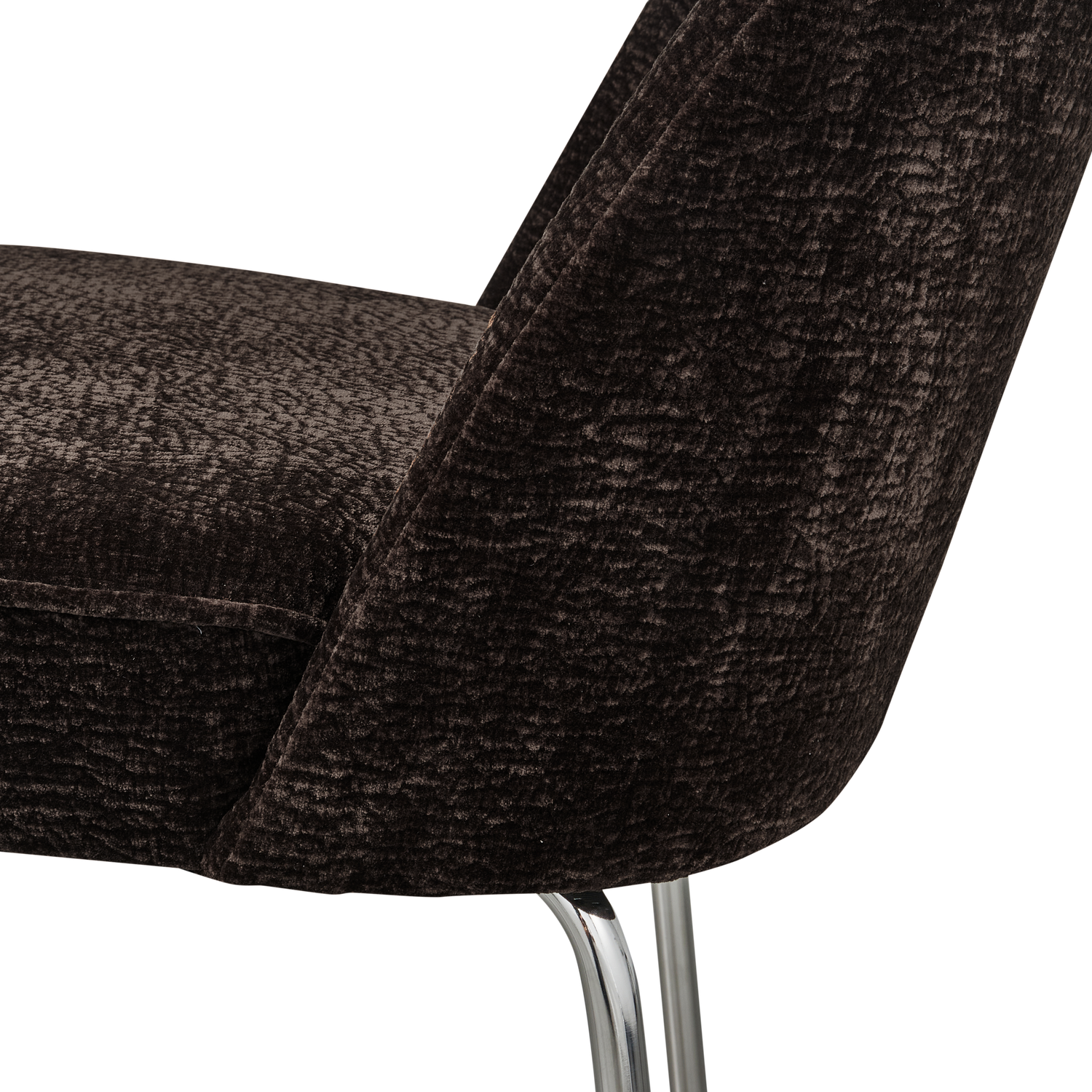 VOGUE EETKAMERSTOEL 3D CHENILLE DONKERBRUIN CHROME POOT