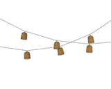 Wicker solar partylight slinger met ronde gevlochten lantaarns, geelbruin