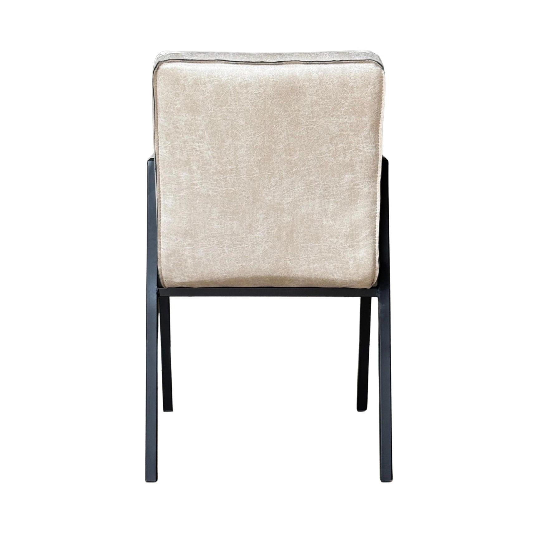 Eetkamerstoel met armleuning, beige rugleuning en zitting, zwart frame met rechte poten.