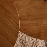 Houten blad van salontafel met zichtbare houtnerf en ronde rand, naturel