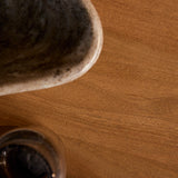 Ovale eettafelbladrand in naturel hout met zichtbare houtnerf