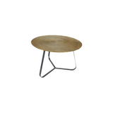 Ronde salontafel met goudbruin geribbeld blad en zwart metalen X-poten