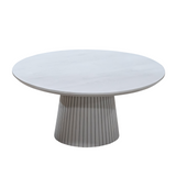 Ronde salontafel Solana in taupe met rond blad en geribde centrale zuil.