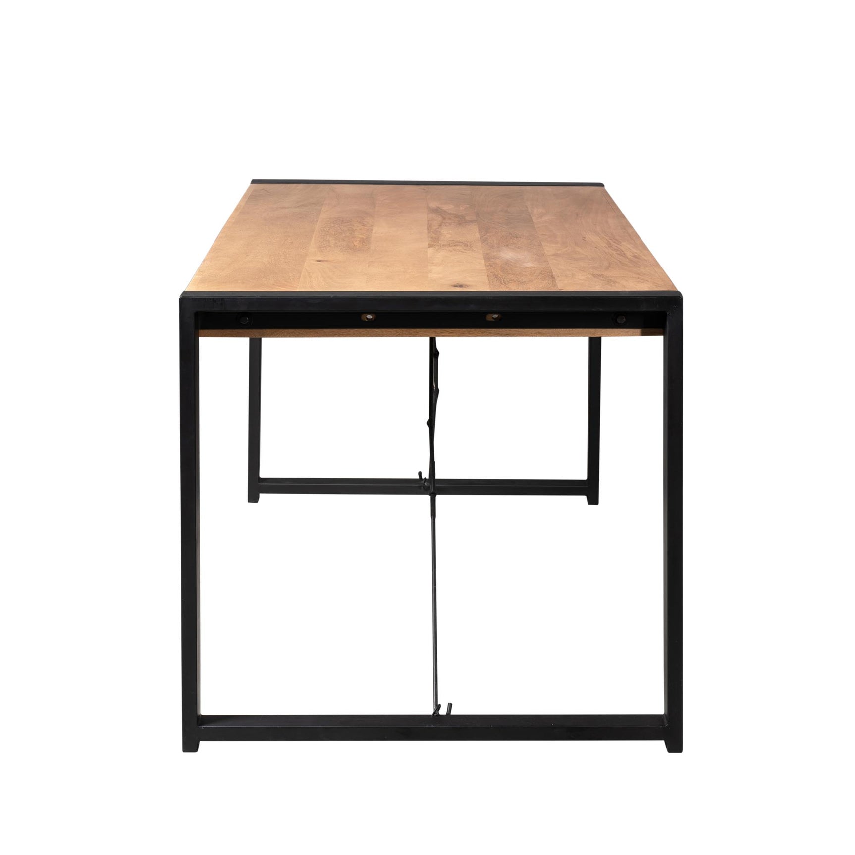 Eettafel met licht houten blad en zwart metalen frame met centrale steunbalk.