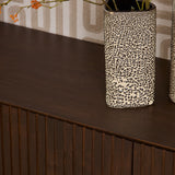 Tv-meubel Madison Brown bruin frontpaneel met verticale ribbels en lage onderrand