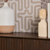 Dressoir bovenblad met verticale ribbelstructuur en donkere houten voorkant.