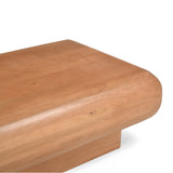 Houten salontafel met afgeronde rand en zichtbare houtnerf