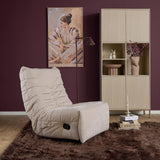 Beige relaxfauteuil met voetensteun en opklapbare rug, gestoffeerd met riemnaden