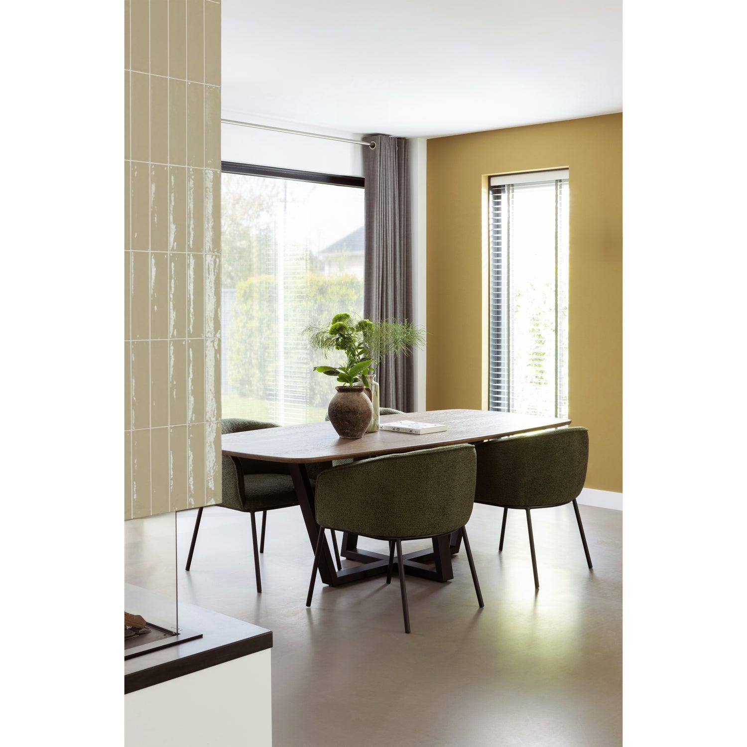 LEON EETKAMERSTOEL BOUCLE BOSGROEN