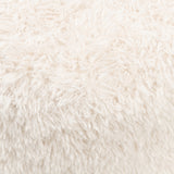 Detail van de lange, zachte pluche bekleding van de Rivièra Maison Bowery poef