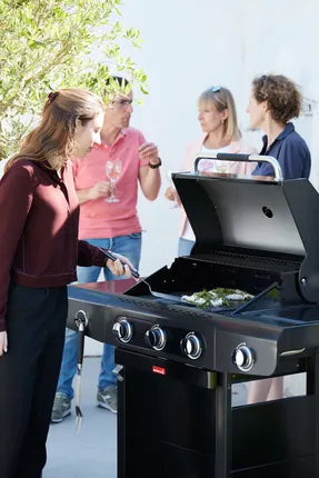 Barbecook Siesta 310 grafieten barbecue met open deksel en bedieningsknoppen