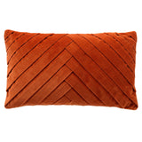 Terracotta-oranje sierkussen met diagonaal reliëf en stiksel