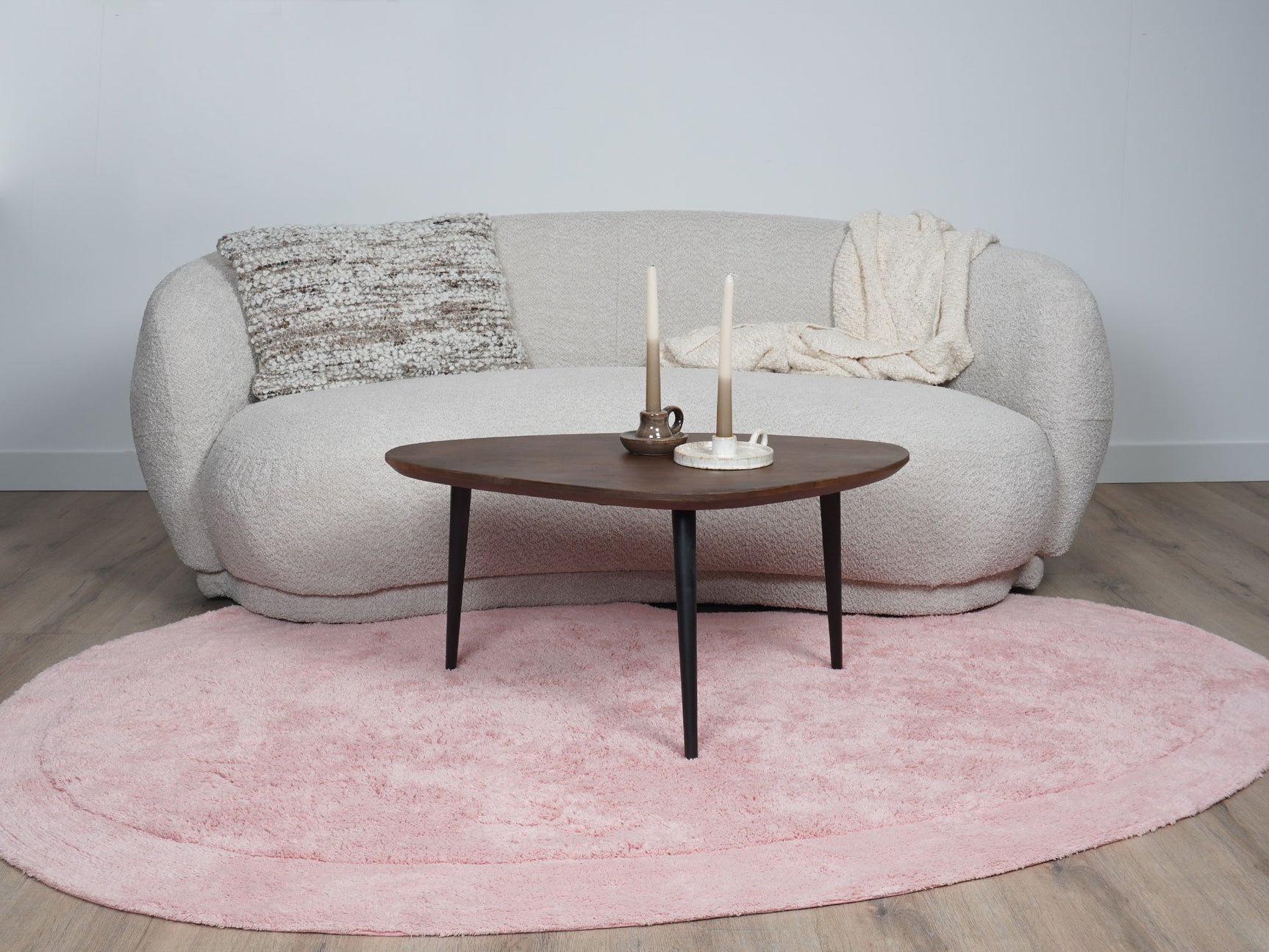 Wasbaar rond vloerkleed, roze met zachte pool en zichtbare rand